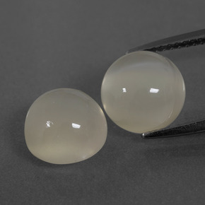 Achetez naturel 6.72ct Blanc chaud Pierre de Lune gems, Coupe roude, En provenance Inde chez GemSelect. En stock, livraison internationale!