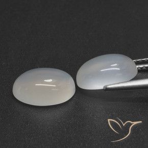 Shop natural 4.79ct Blanc translucide Pierre de lune gems, ovale, from Inde at GemSelect. In stock, global shipping!