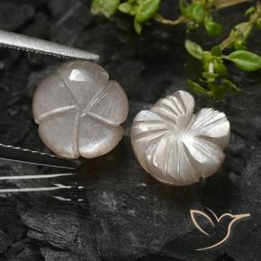 Shop natural 4.73ct Marron très clair Pierre de lune gems, Taille Fleur, from Inde at GemSelect. In stock, global shipping!