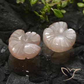 Shop natural 5.09ct Brun caramel léger Pierre de lune gems, Taille Fleur, from Inde at GemSelect. In stock, global shipping!