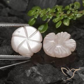 Shop natural 7.56ct Marron très clair Pierre de lune gems, Taille Fleur, from Inde at GemSelect. In stock, global shipping!