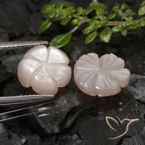 Shop natural 6.44ct Brun pâle Pierre de lune gems, Taille Fleur, from Inde at GemSelect. In stock, global shipping!