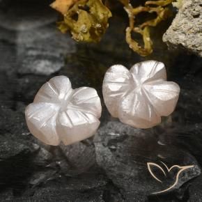 Shop natural 2.36ct Marron très clair Pierre de lune gems, Taille Fleur, from Inde at GemSelect. In stock, global shipping!
