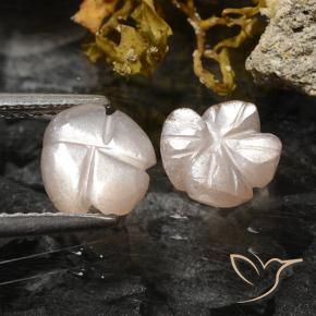Shop natural 2.36ct Marron très clair Pierre de lune gems, Taille Fleur, from Inde at GemSelect. In stock, global shipping!