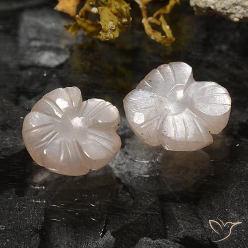 Shop natural 3.75ct Brun caramel léger Pierre de lune gems, Taille Fleur, from Inde at GemSelect. In stock, global shipping!