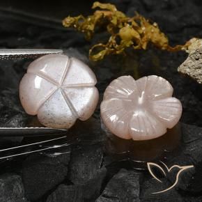 Shop natural 10.47ct Marron très clair Pierre de lune gems, Taille Fleur, from Inde at GemSelect. In stock, global shipping!