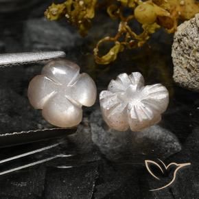 Shop natural 2.37ct Brun caramel léger Pierre de lune gems, Taille Fleur, from Inde at GemSelect. In stock, global shipping!