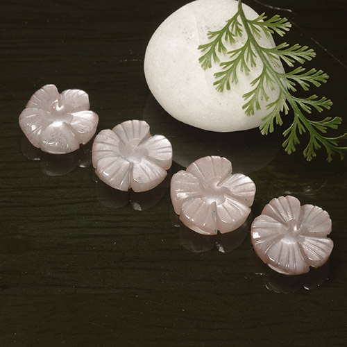 Achetez naturel 17.30ct Rose très clair Pierre de Lune gems, Taille Fleur, En provenance Inde chez GemSelect. En stock, livraison internationale!