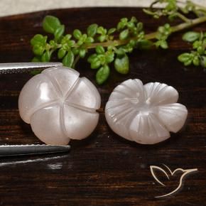 Shop natural 10.66ct Brun caramel léger Pierre de lune gems, Taille Fleur, from Inde at GemSelect. In stock, global shipping!