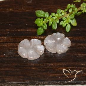 Shop natural 3.90ct Marron très clair Pierre de lune gems, Taille Fleur, from Inde at GemSelect. In stock, global shipping!