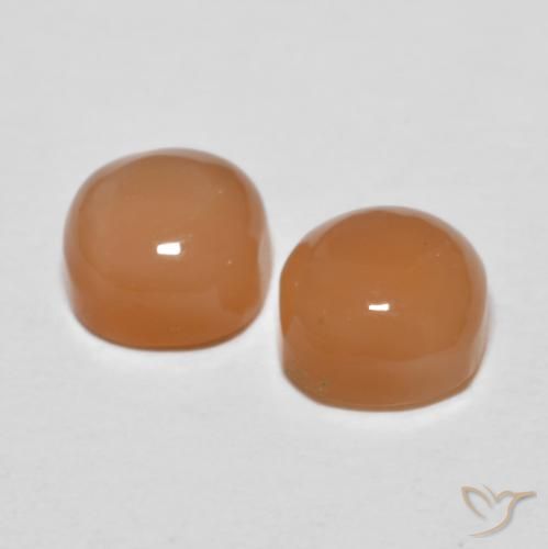Shop natural 2.25ct Orange cantaloup Pierre de lune gems, Coussin, from Inde at GemSelect. In stock, global shipping!
