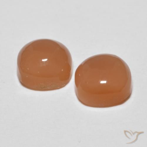 Shop natural 2.14ct Orange moyen Pierre de lune gems, Coussin, from Inde at GemSelect. In stock, global shipping!