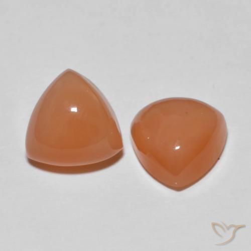 Shop natural 4.02ct Pourpre rougeâtre léger Pierre de lune gems, Trillion, from Inde at GemSelect. In stock, global shipping!