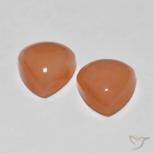 Shop natural 4.02ct Pourpre rougeâtre léger Pierre de lune gems, Trillion, from Inde at GemSelect. In stock, global shipping!