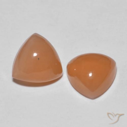 Shop natural 4.08ct Orange clair Pierre de lune gems, Trillion, from Inde at GemSelect. In stock, global shipping!