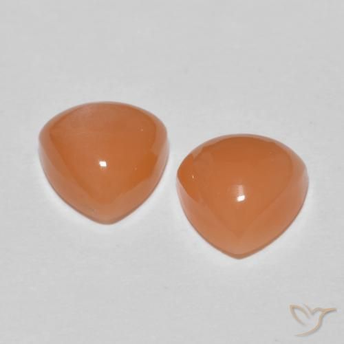 Shop natural 3.74ct Orange clair Pierre de lune gems, Trillion, from Inde at GemSelect. In stock, global shipping!