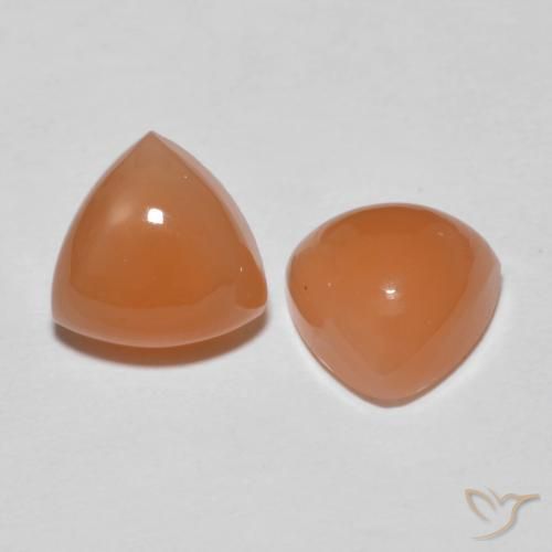 Shop natural 4.08ct Orange clair Pierre de lune gems, Trillion, from Inde at GemSelect. In stock, global shipping!