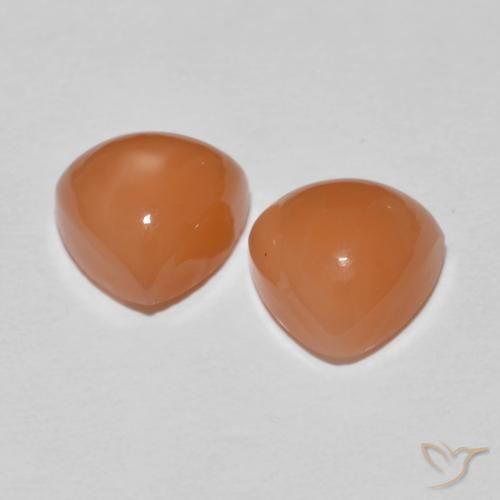 Shop natural 4.08ct Orange clair Pierre de lune gems, Trillion, from Inde at GemSelect. In stock, global shipping!