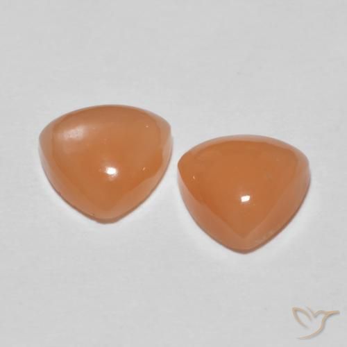Shop natural 3.36ct Pourpre rougeâtre léger Pierre de lune gems, Trillion, from Inde at GemSelect. In stock, global shipping!