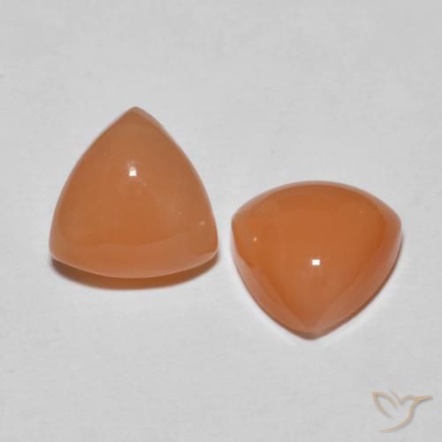 Shop natural 3.43ct Pourpre rougeâtre léger Pierre de lune gems, Trillion, from Inde at GemSelect. In stock, global shipping!
