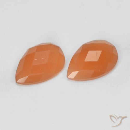 Shop natural 1.90ct Orange moyen Pierre de lune gems, En forme de poire, from Inde at GemSelect. In stock, global shipping!