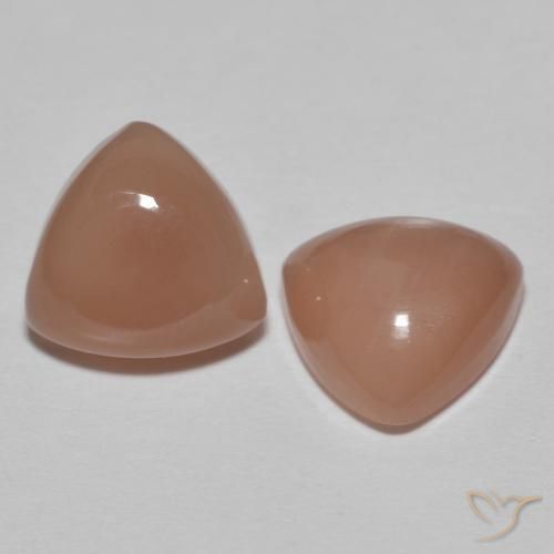 Shop natural 3.21ct Pêche profond Pierre de lune gems, Trillion, from Inde at GemSelect. In stock, global shipping!