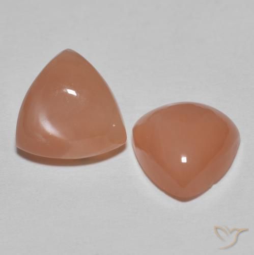 Shop natural 3.23ct Pêche profond Pierre de lune gems, Trillion, from Inde at GemSelect. In stock, global shipping!