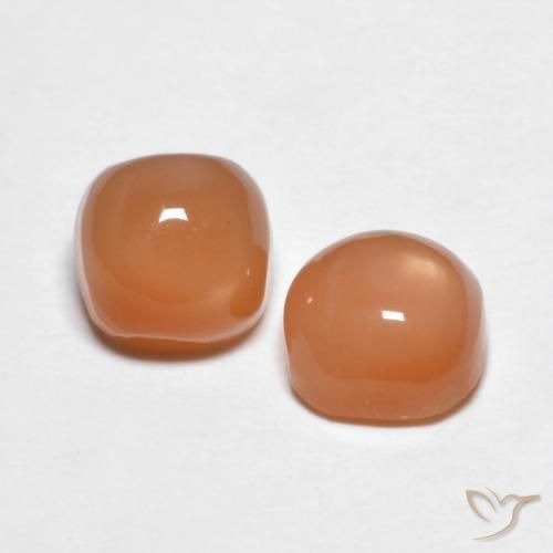 Shop natural 2.40ct Orange abricot chaud Pierre de lune gems, Coussin, from Inde at GemSelect. In stock, global shipping!