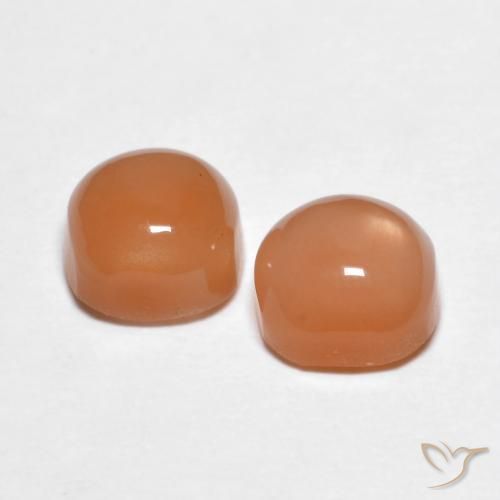 Shop natural 2.40ct Orange abricot chaud Pierre de lune gems, Coussin, from Inde at GemSelect. In stock, global shipping!