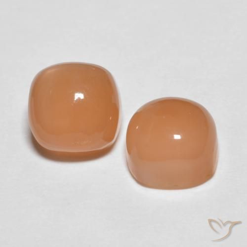 Shop natural 3.98ct Orange cantaloup Pierre de lune gems, Coussin, from Inde at GemSelect. In stock, global shipping!