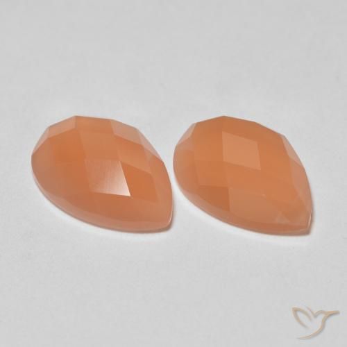 Shop natural 2.07ct Orange moyen Pierre de lune gems, En forme de poire, from Inde at GemSelect. In stock, global shipping!