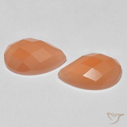 Shop natural 2.07ct Orange moyen Pierre de lune gems, En forme de poire, from Inde at GemSelect. In stock, global shipping!