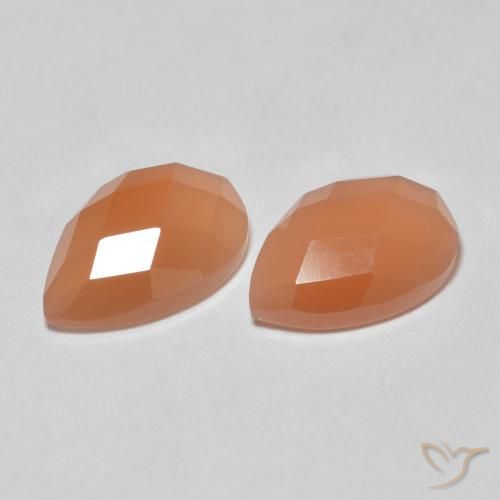 Shop natural 2.08ct Orange clair Pierre de lune gems, En forme de poire, from Inde at GemSelect. In stock, global shipping!