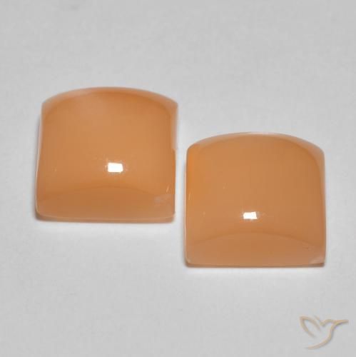 Shop natural 3.90ct Pêche Orange Pierre de lune gems, Carré, from Inde at GemSelect. In stock, global shipping!