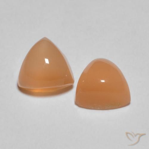 Shop natural 1.25ct Orange cantaloup Pierre de lune gems, Trillion, from Inde at GemSelect. In stock, global shipping!