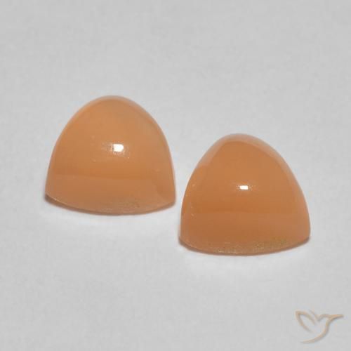 Shop natural 1.25ct Orange cantaloup Pierre de lune gems, Trillion, from Inde at GemSelect. In stock, global shipping!