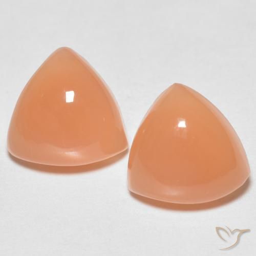 Shop natural 3.25ct Orange clair Pierre de lune gems, Trillion, from Inde at GemSelect. In stock, global shipping!