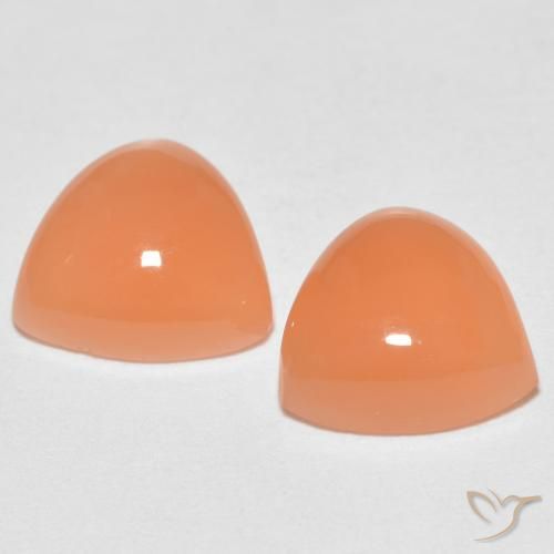 Shop natural 3.25ct Orange clair Pierre de lune gems, Trillion, from Inde at GemSelect. In stock, global shipping!
