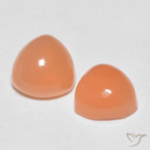 Shop natural 1.77ct Orange clair Pierre de lune gems, Trillion, from Inde at GemSelect. In stock, global shipping!