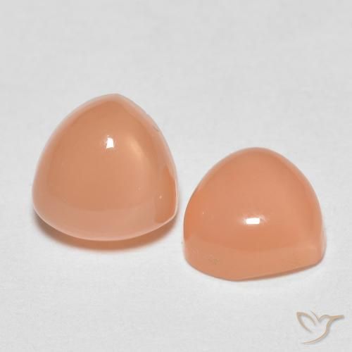 Shop natural 1.66ct Orange cantaloup Pierre de lune gems, Trillion, from Inde at GemSelect. In stock, global shipping!