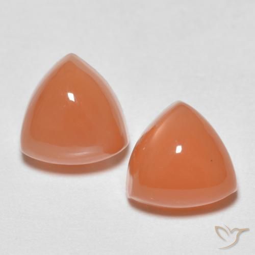 Shop natural 2.01ct Orange foncé Pierre de lune gems, Trillion, from Inde at GemSelect. In stock, global shipping!