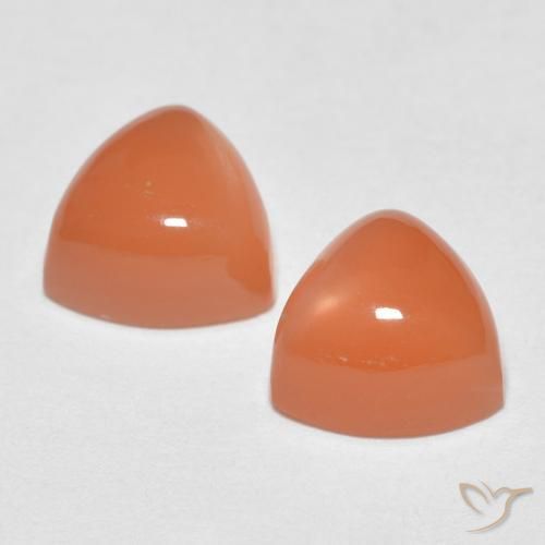 Shop natural 2.01ct Orange foncé Pierre de lune gems, Trillion, from Inde at GemSelect. In stock, global shipping!