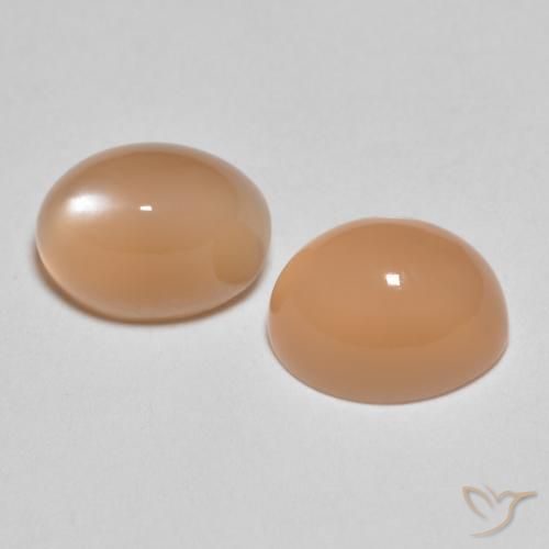 Shop natural 3.37ct Pêche Orange Pierre de lune gems, ovale, from Inde at GemSelect. In stock, global shipping!