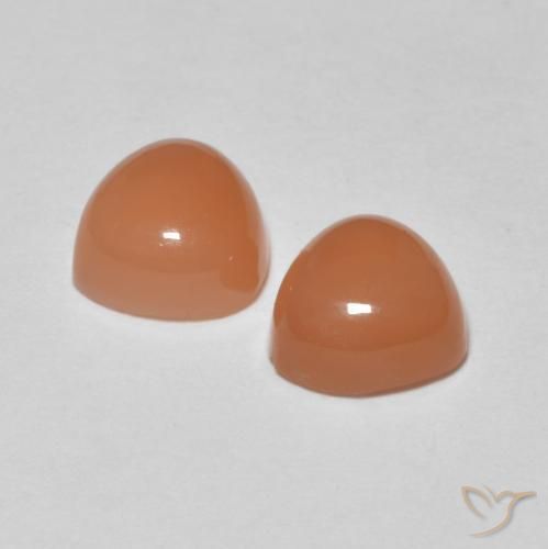 Shop natural 1.76ct Orange clair Pierre de lune gems, Trillion, from Inde at GemSelect. In stock, global shipping!