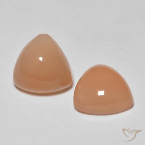 Shop natural 3.57ct Medium Light-Orange Pierre de lune gems, Trillion, from Inde at GemSelect. In stock, global shipping!