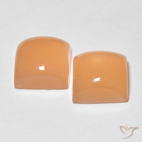 Shop natural 3.93ct Pêche Orange Pierre de lune gems, Carré, from Inde at GemSelect. In stock, global shipping!
