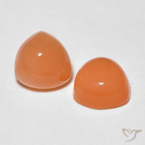 Shop natural 1.75ct Orange moyen Pierre de lune gems, Trillion, from Inde at GemSelect. In stock, global shipping!
