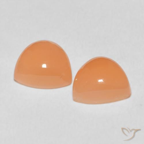 Shop natural 3.70ct Medium Light-Orange Pierre de lune gems, Trillion, from Inde at GemSelect. In stock, global shipping!