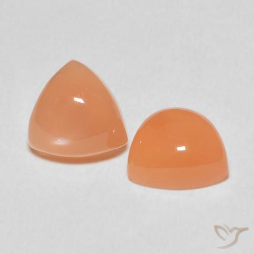 Shop natural 3.93ct Medium Light-Orange Pierre de lune gems, Trillion, from Inde at GemSelect. In stock, global shipping!