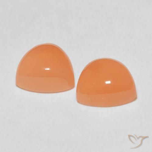 Shop natural 3.93ct Medium Light-Orange Pierre de lune gems, Trillion, from Inde at GemSelect. In stock, global shipping!